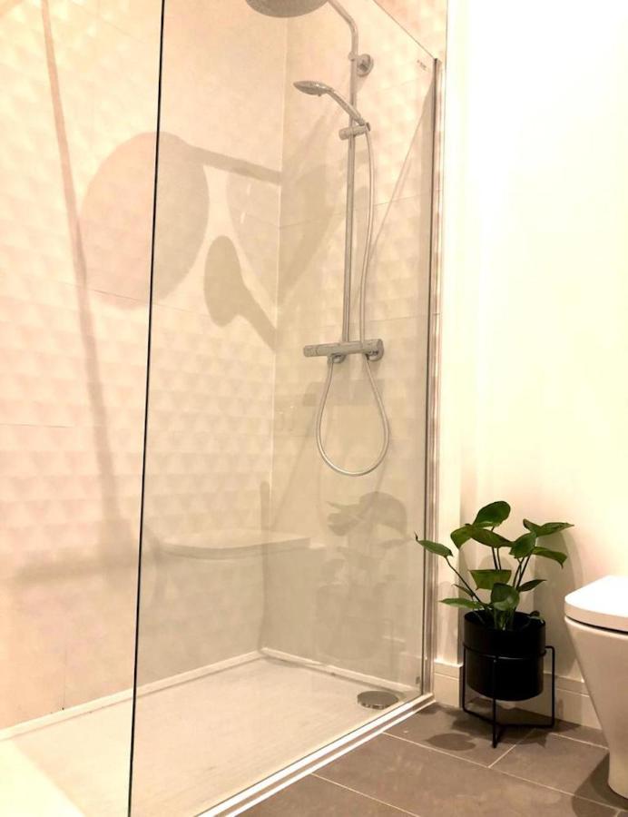 See Our Amazing Score At The Kepties - 5 X Luxurious Serviced Apartments - With Gardens - Fully Equipped - Free Parking - By Orion Short Stays - See Our Other Individual Listings --- This Is For Brand Awareness Only --- Arbroath Dış mekan fotoğraf